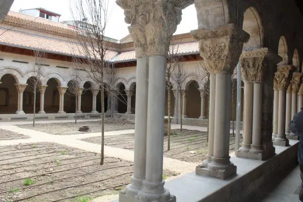 29-Arquitectura-del-claustro-de-la-catedral-1133.jpg