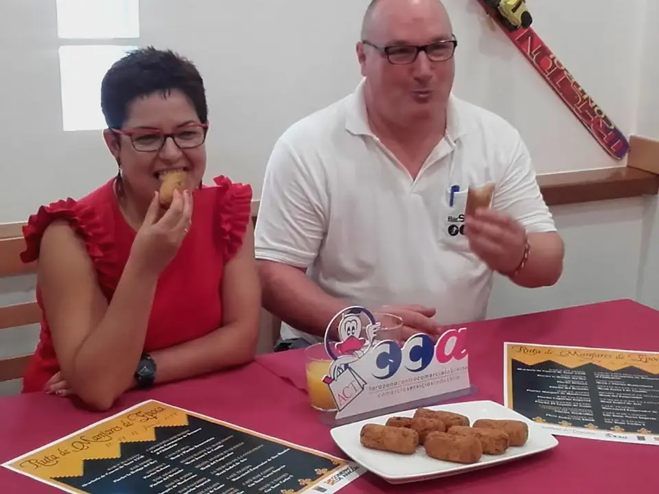Ana-Tarazona-y-Jon-Acordagoitia,-en-la-presentaci&oacute;n-de-la-ruta-2