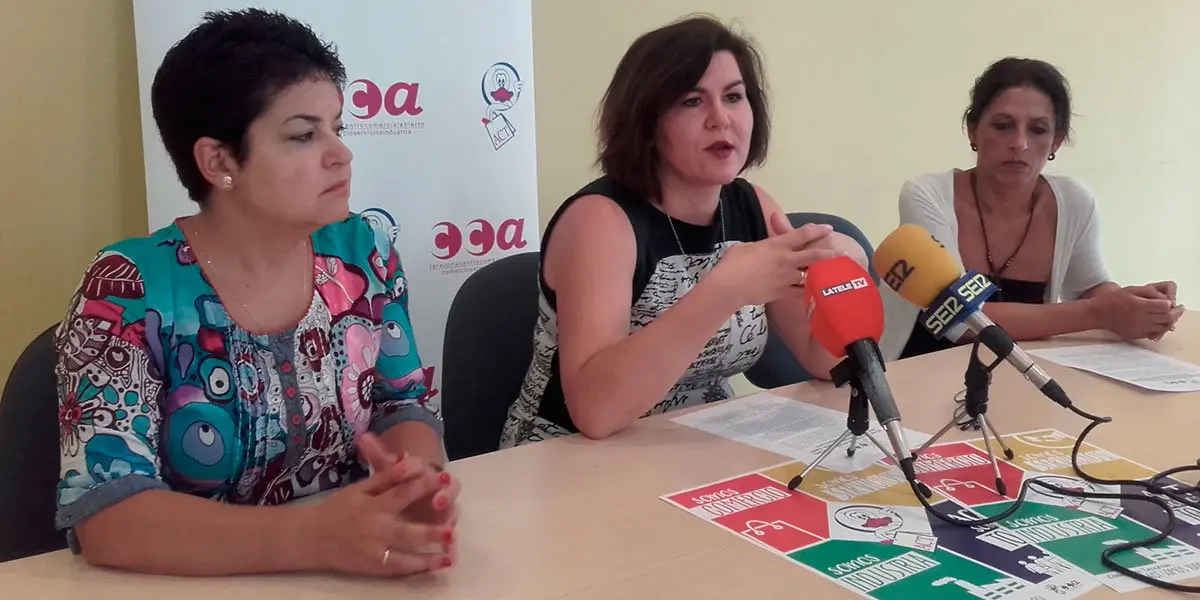 Somos,-Ana-Tarazona-(gerente)-Lourdes-S&aacute;nchez-(presidenta)-y-Loli-Geliberte-(Peluquer&iacute;a-Richy)-(2)