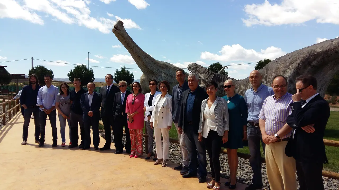 Din&oacute;polis estrena su temporada estival con Aragosaurus, el primer dinosaurio espa&ntilde;ol