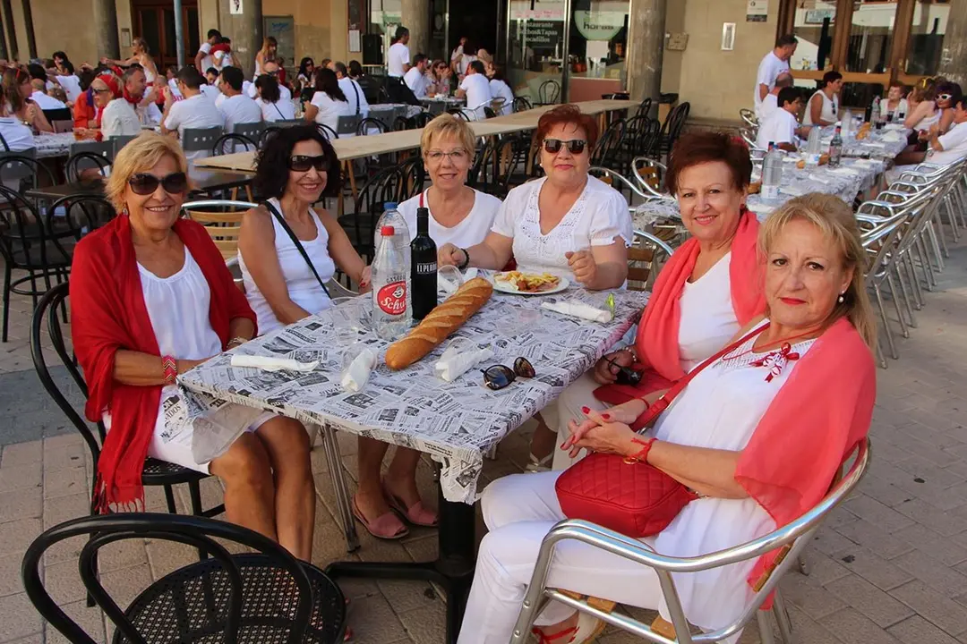 El vino, durante las fiestas, nunca falta