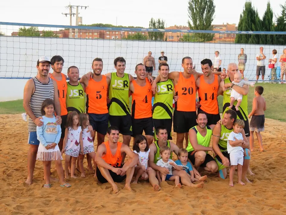 Los alfare&ntilde;os calentaron motores durante las Fiestas de la Juventud para la que se les ven&iacute;a encima... &iexcl;Sus fiestas patronales en honor a San Roque y San Ezequiel!. Con un poco de deporte, un buen calderete siempre entra mejor.