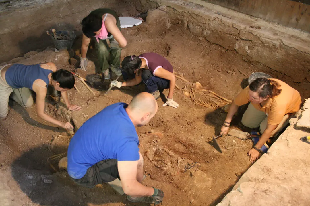 25 Taller de arqueologia 2 1203