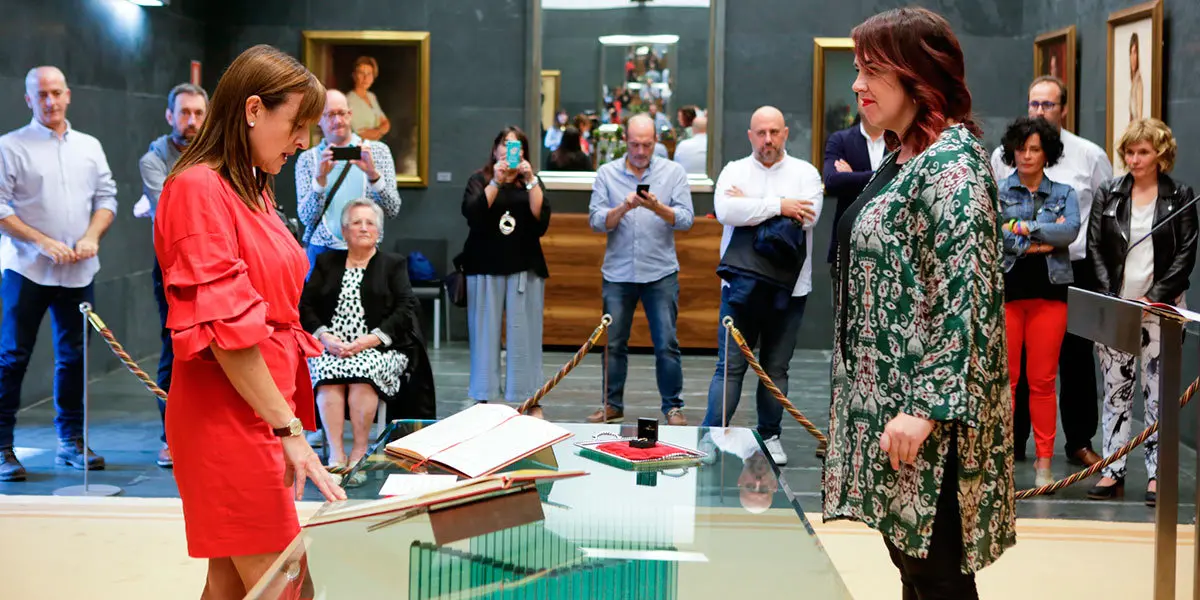 Mar&iacute;a Concepci&oacute;n Ruiz L&oacute;pez en la toma de posesi&oacute;n