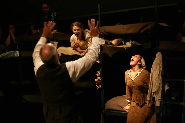 Teatro '&Uacute;ltimo tren a Treblinka' con Vaiv&eacute;n producciones