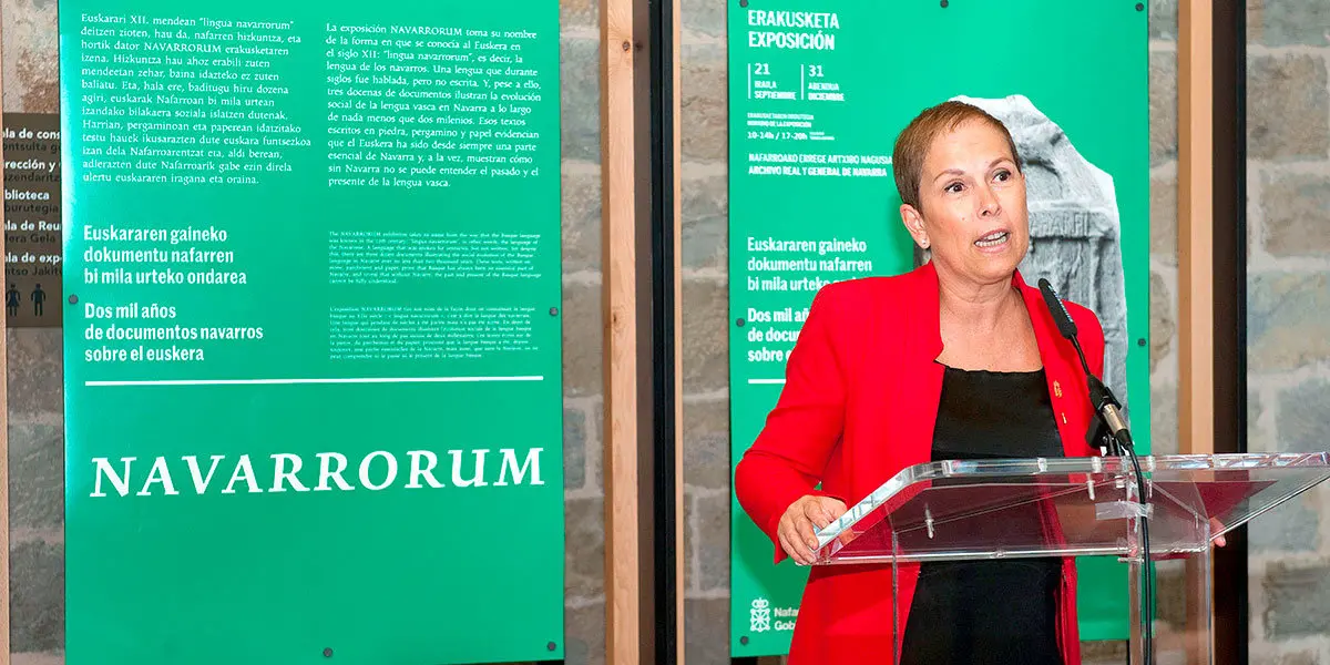 La-Presidenta-Barkos-se-dirige-a-los-asistentes-al-acto