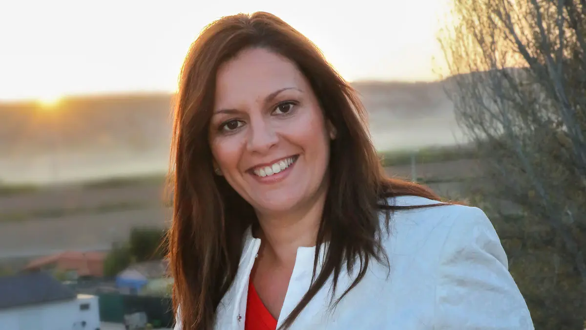 Delia Linzoain