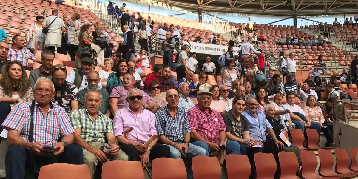 La asociaci&oacute;n taurina Fitoro de Fitero hicieron un viaje a Logro&ntilde;o durante las fiestas de San Mateo para disfrutar de una corrida, &iexcl;adem&aacute;s se pusieron las botas de comer!.
