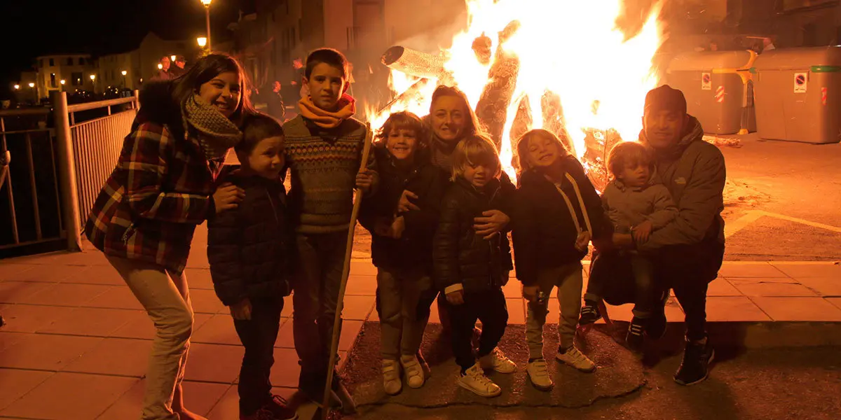 Hoguera de San Mart&iacute;n en Cintru&eacute;nigo