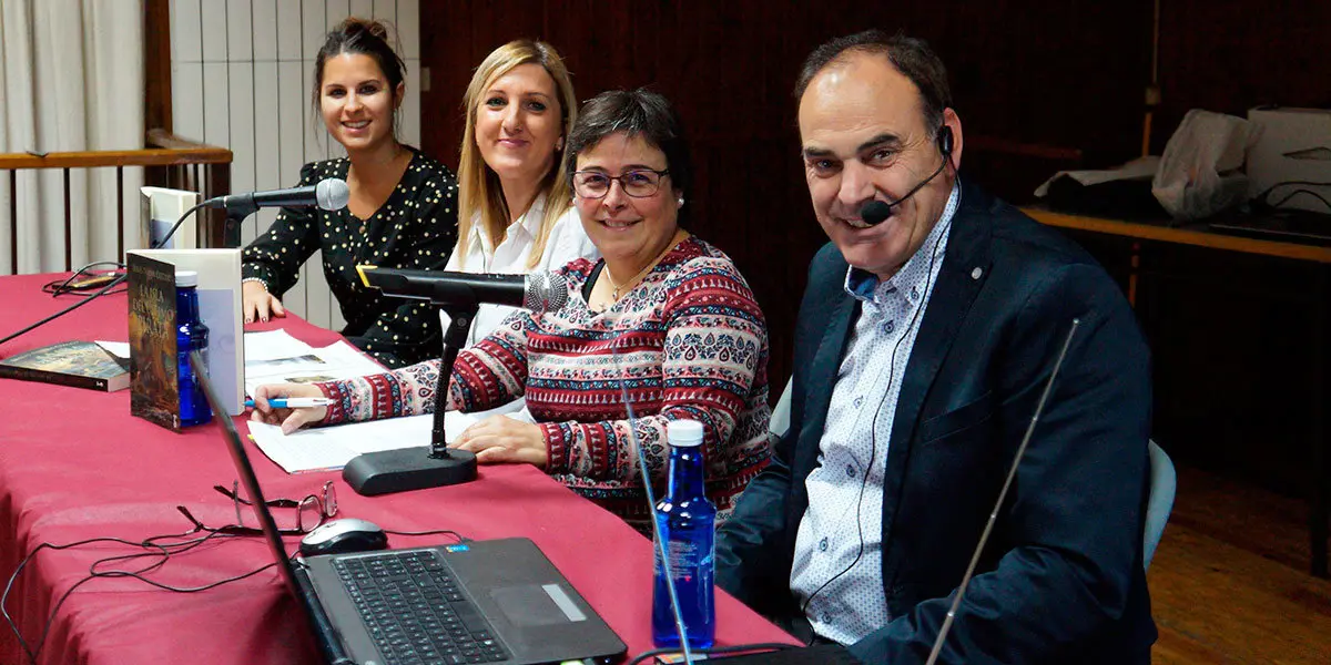 Jes&uacute;s Nieva en la presentaci&oacute;n de su nueva novela