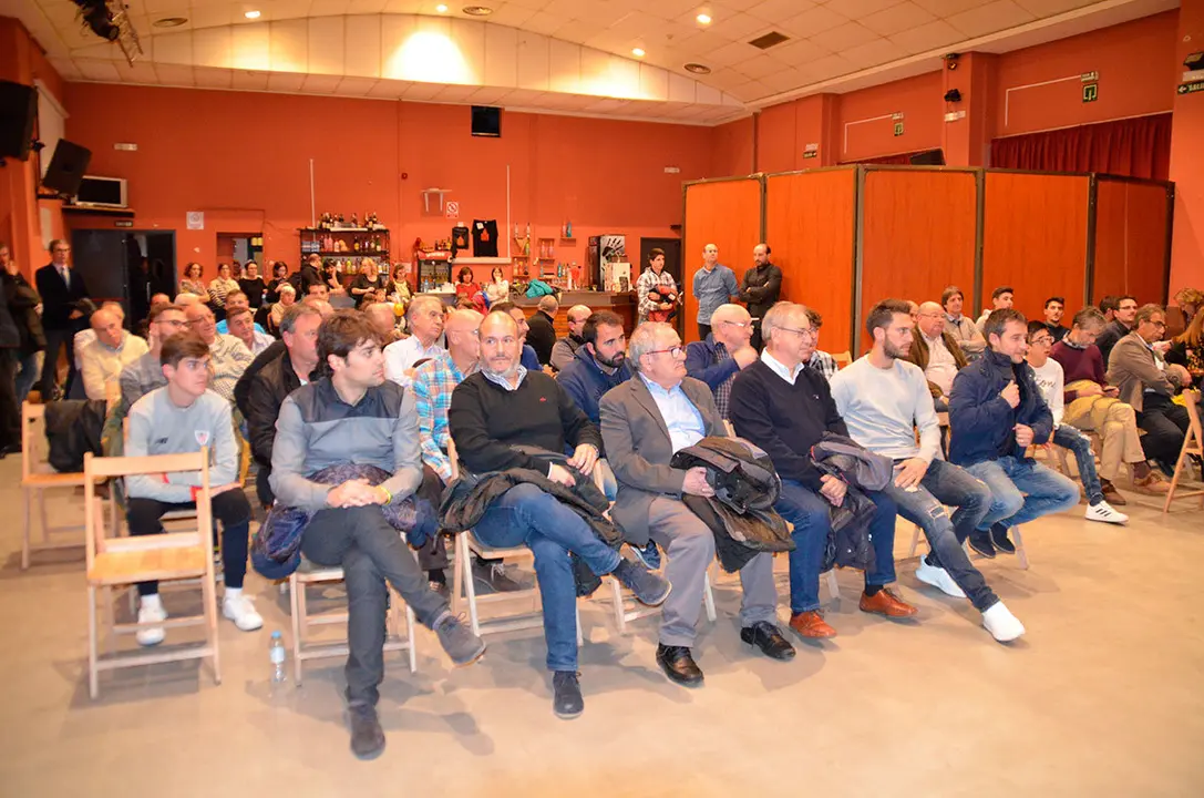 Presentaci&oacute;n del Villa de Cabanillas y Premio para Roberto Torres 2