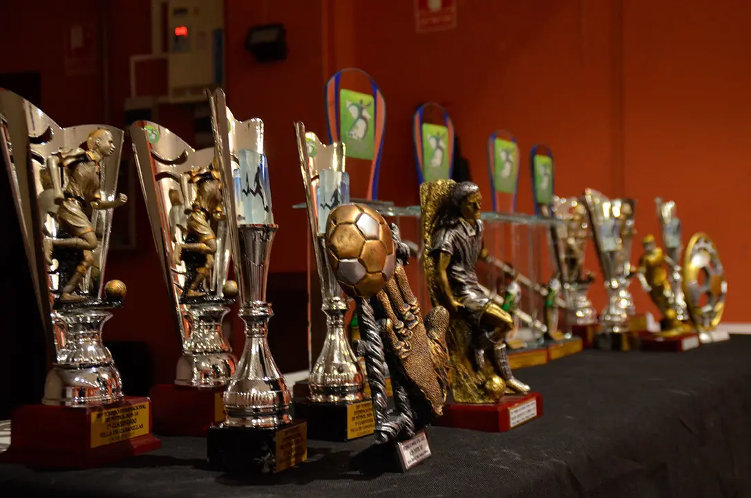 Presentaci&oacute;n del Villa de Cabanillas y Premio para Roberto Torres 10