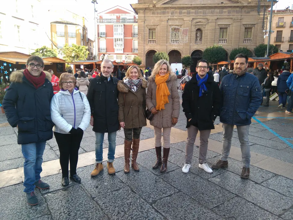 Concejales de Calahorra durante la inauguraci&oacute;n del mercado navide&ntilde;o