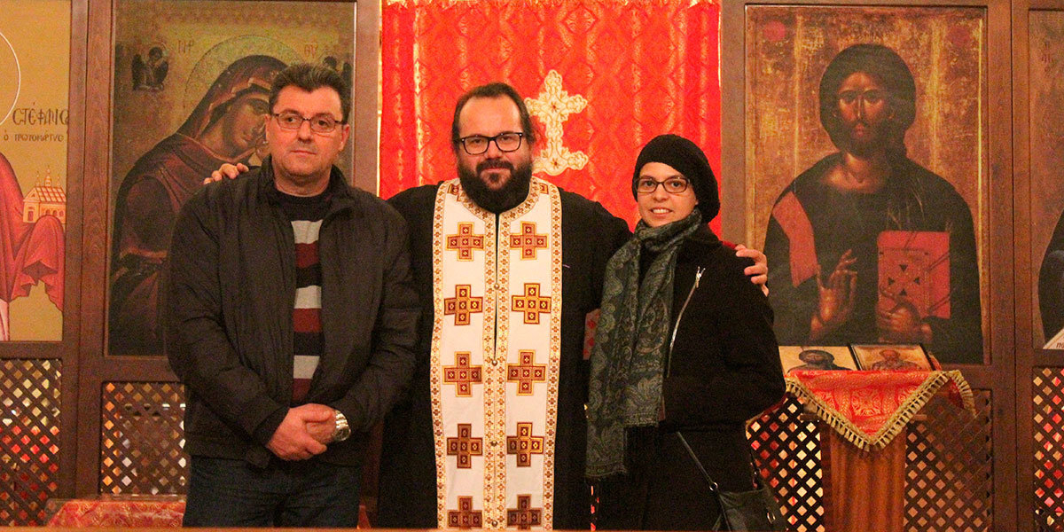 Adrian Tatar, Daniel prode y Simona Ilie forman parte de la amplia comunidad rumana de Mallén (Zaragoza) y alrededores