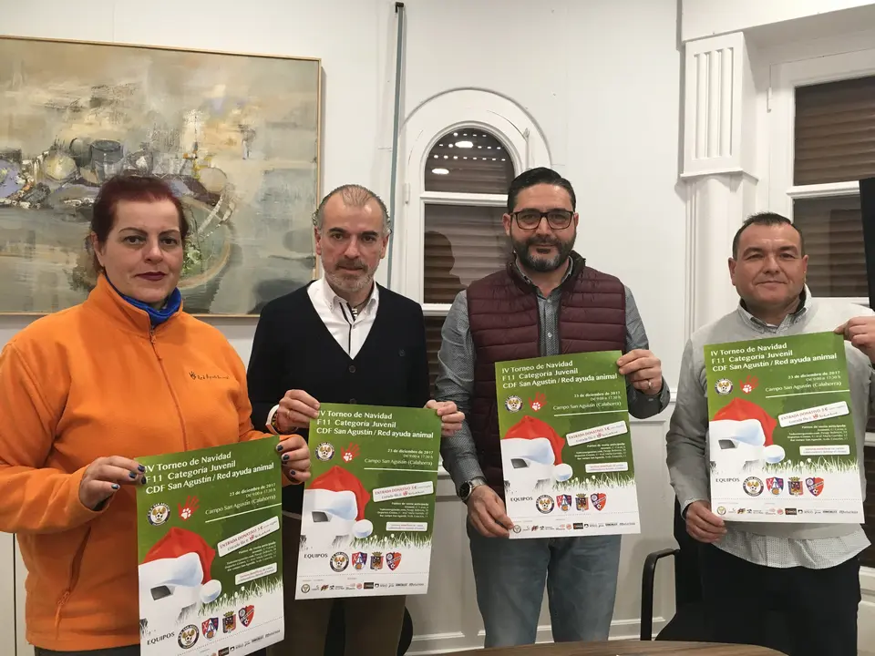 Presentaci&oacute;n del IV Torneo de Navidad San Agustin, en el Ayuntamiento de Calahorra