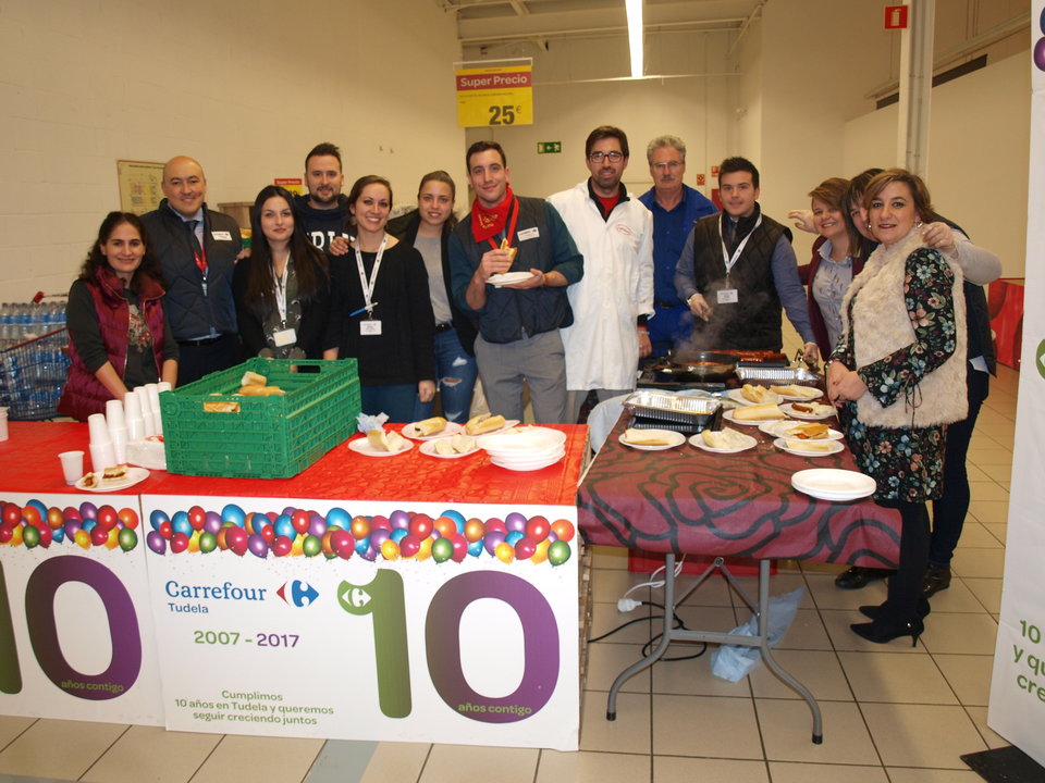 Carrefour Tudela, que cumplió 10 años las navidades pasadas, participa en esta campaña