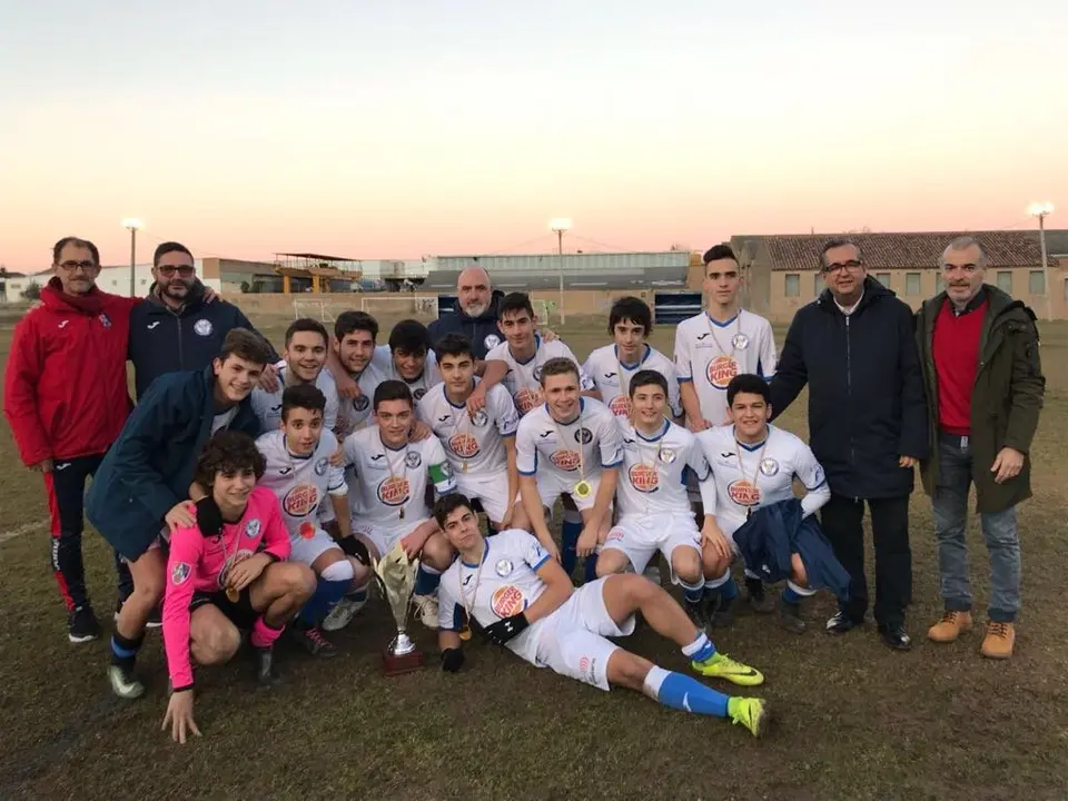 El CDF San Agustin con el trofeo del torneo solidario de Navidad