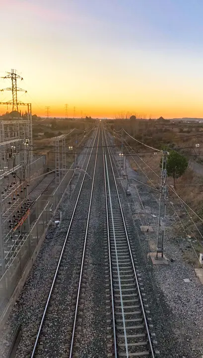 Foto trucada de c&oacute;mo quedar&iacute;a el trazado TAV con una tercera v&iacute;a