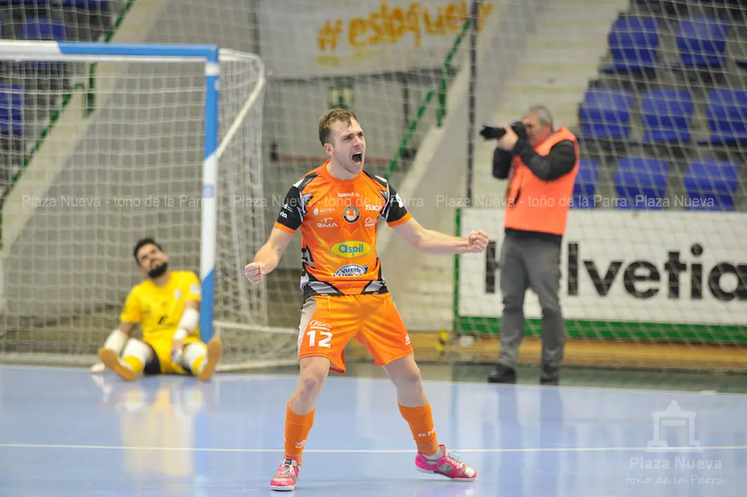 Pedro celebrando un gol tudelano