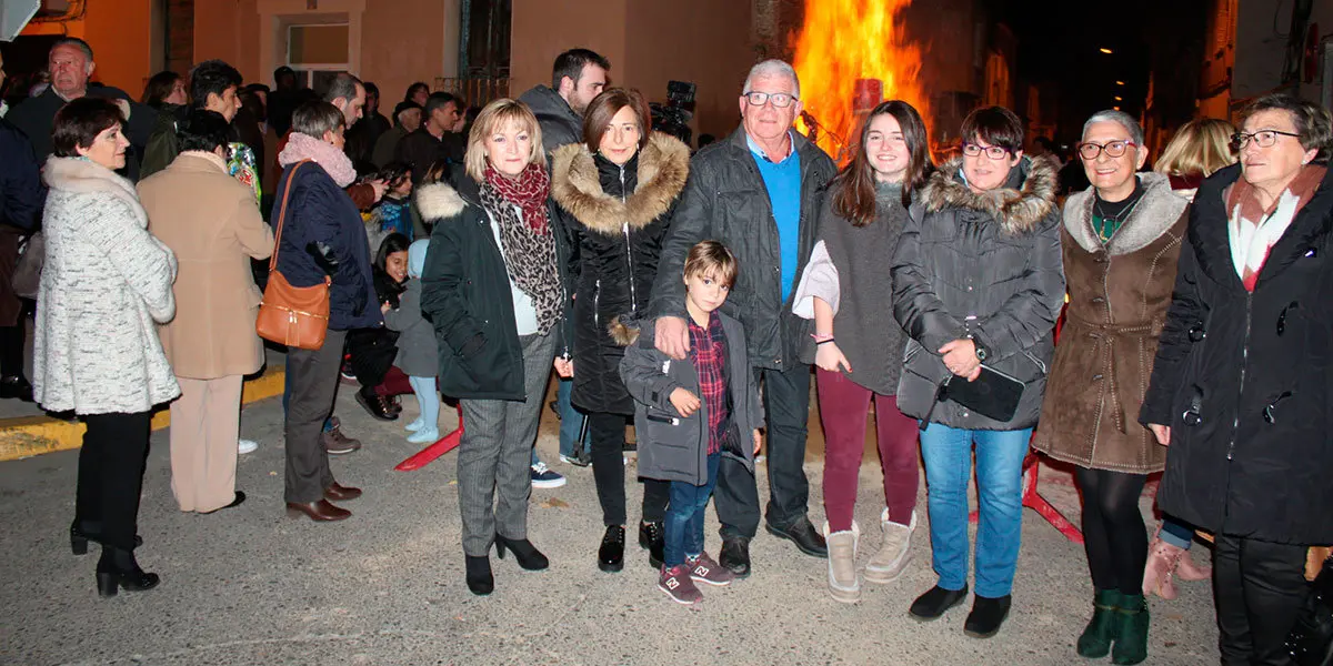 La tradicional hoguera se quem&oacute; el martes