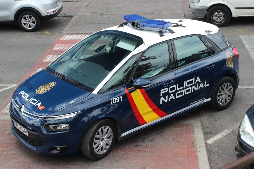 Policía_Nacional_Citroën_C4_(27322727945)
