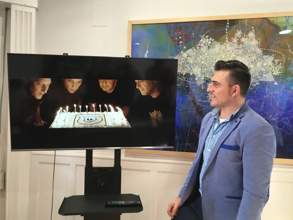 El concejal &Oacute;scar Eguiz&aacute;bal en la presentaci&oacute;n de los conciertos de las fiestas de agosto, hoy