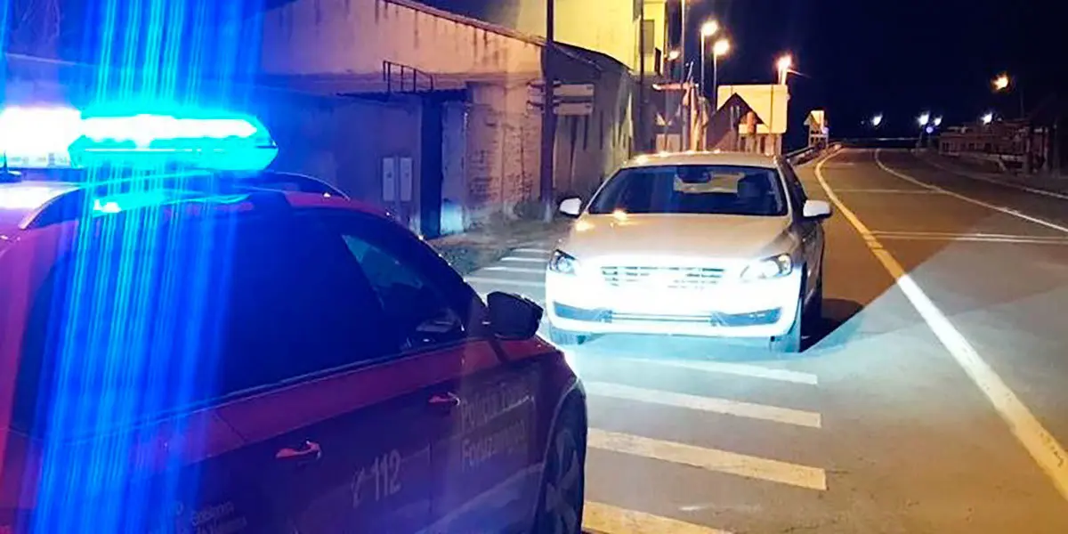El conductor iba con un coche requisitoriado.