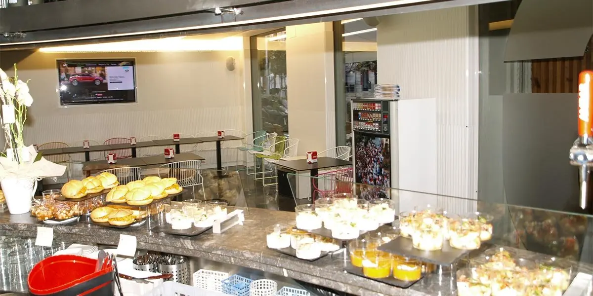 Cafeter&iacute;a Gayarre 4