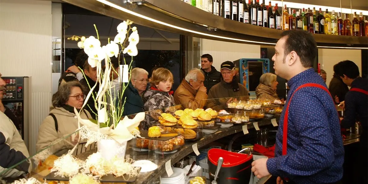 Cafeter&iacute;a Gayarre 8
