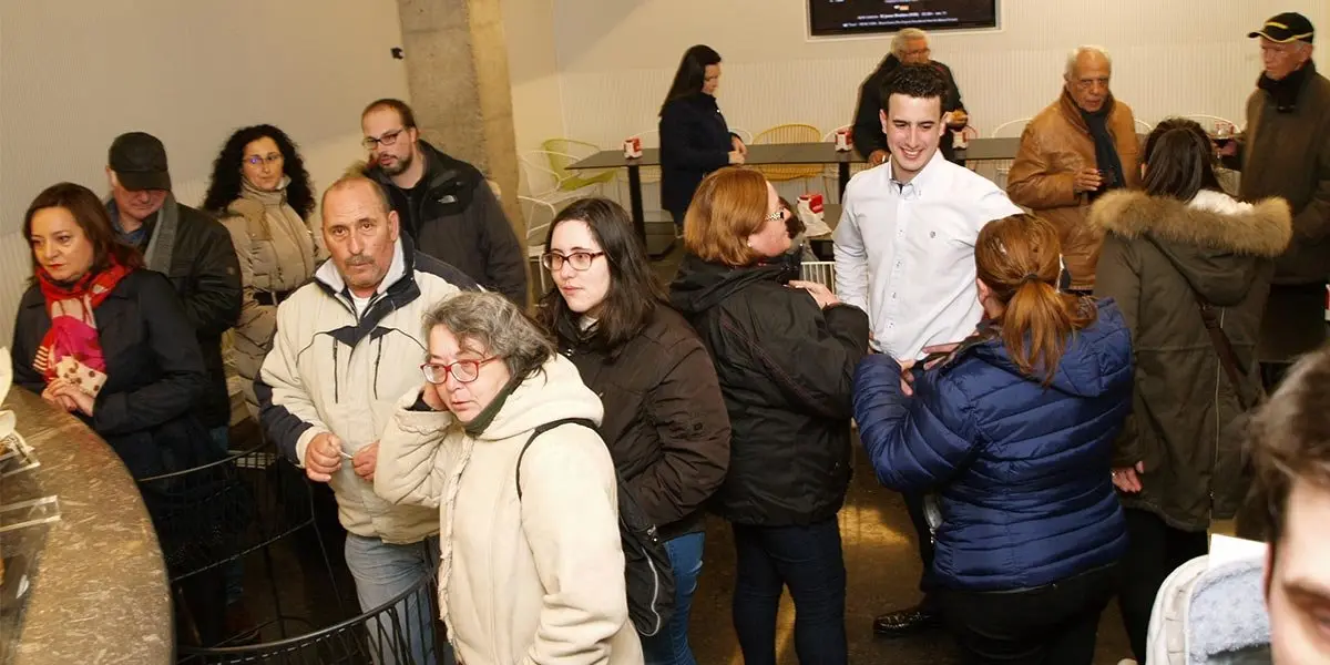 Cafeter&iacute;a Gayarre 10