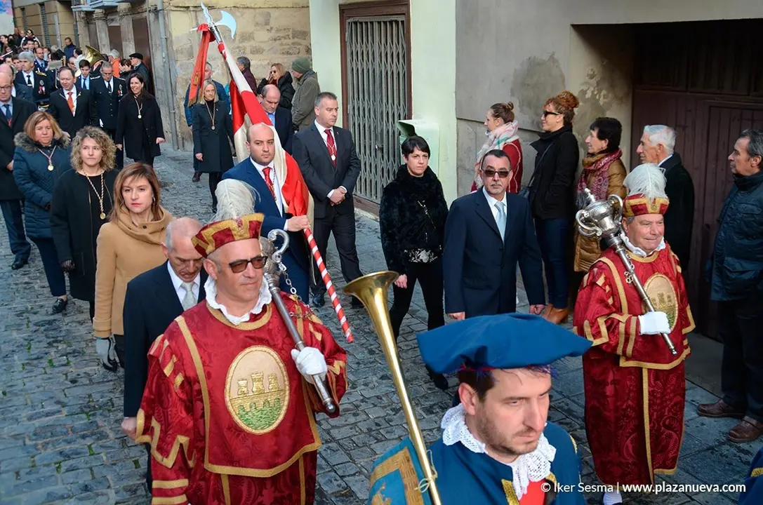Procesi&oacute;n - 32