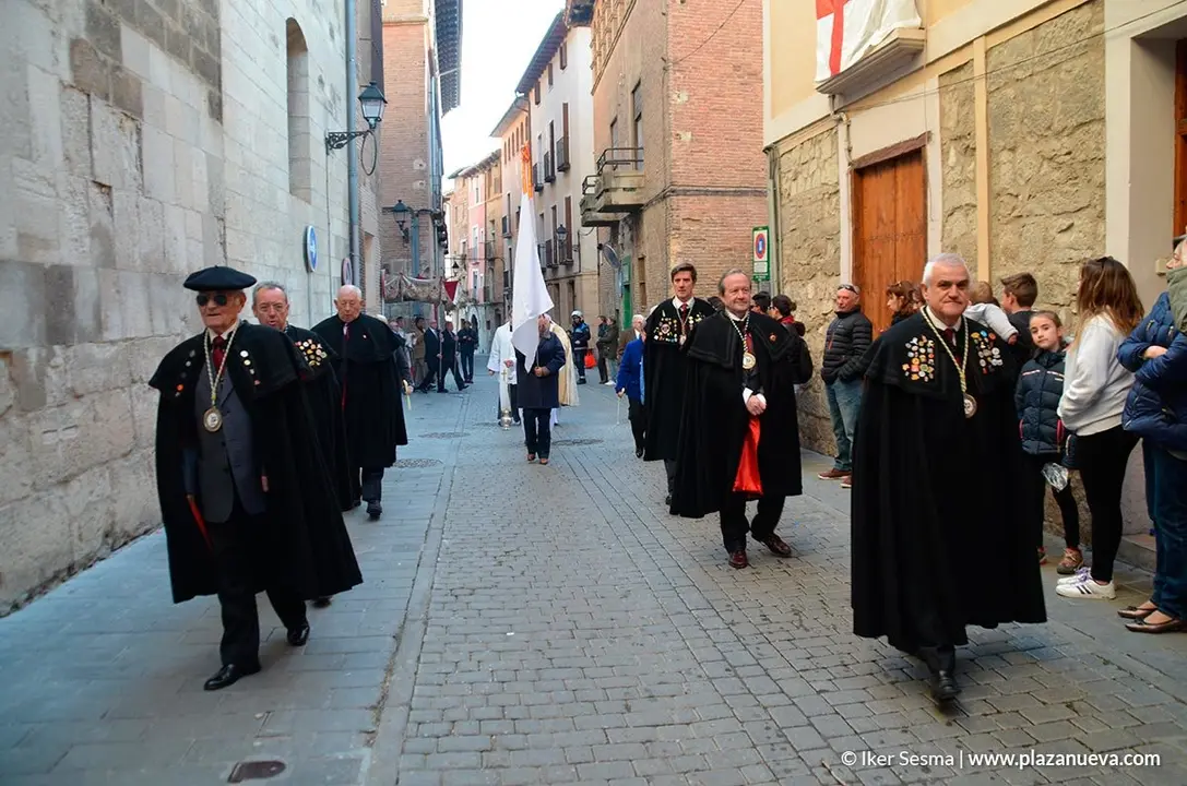 Procesi&oacute;n - 46
