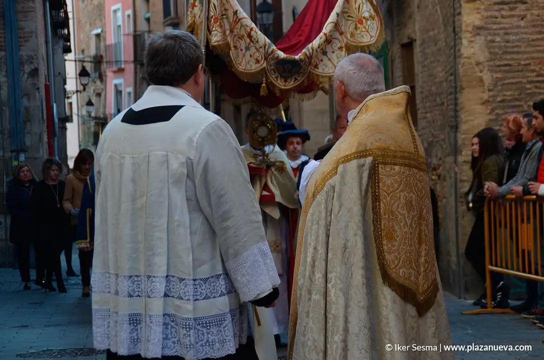 Procesi&oacute;n - 48