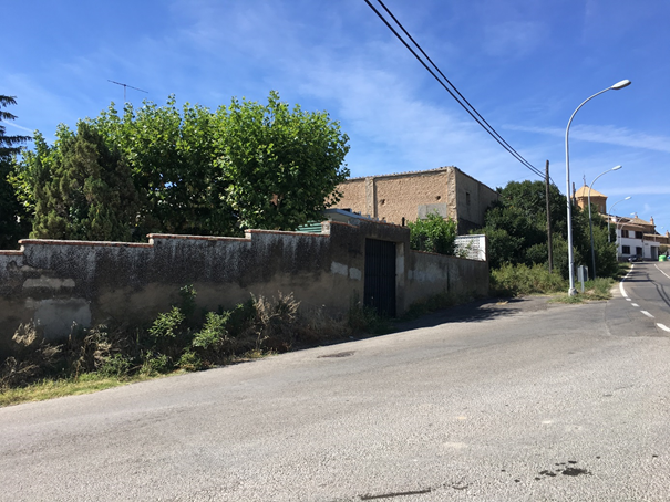 La carretera que va a Alfaro comunica con este barrio