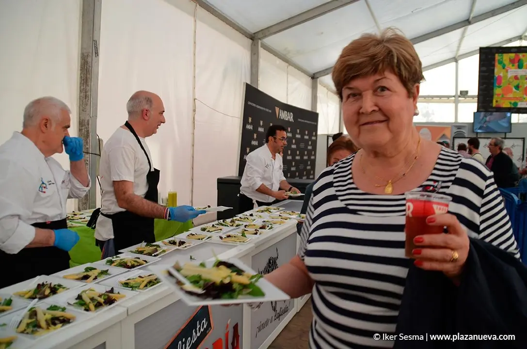 Degustaci&oacute;n popular de verduras 6