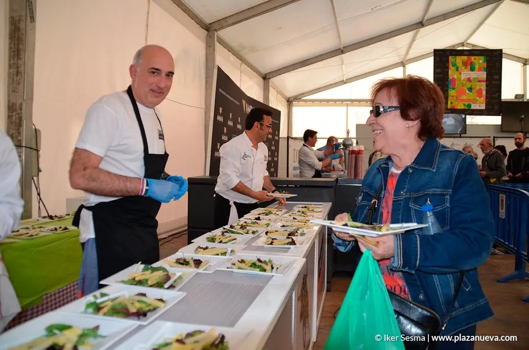 Degustaci&oacute;n popular de verduras 7