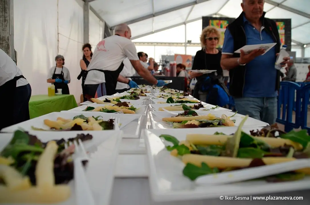 Degustaci&oacute;n popular de verduras 13