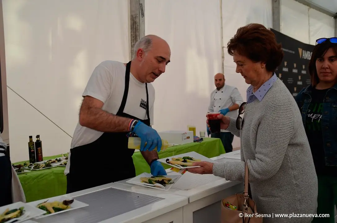 Degustaci&oacute;n popular de verduras 16