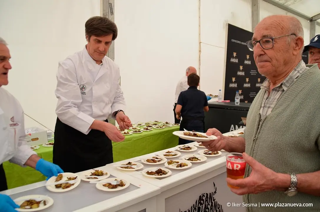Degustaci&oacute;n popular de alcachofas 10