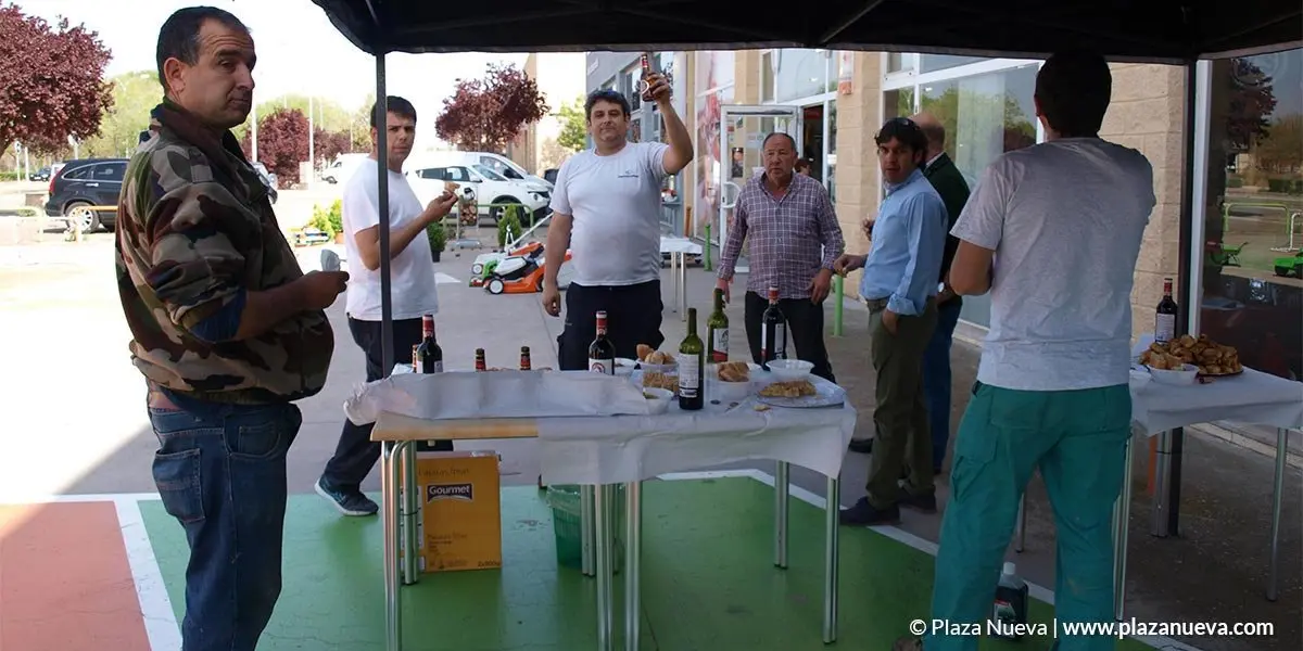 Motocultores La Ribera La hora de almorzar fue la m&aacute;s concurrida