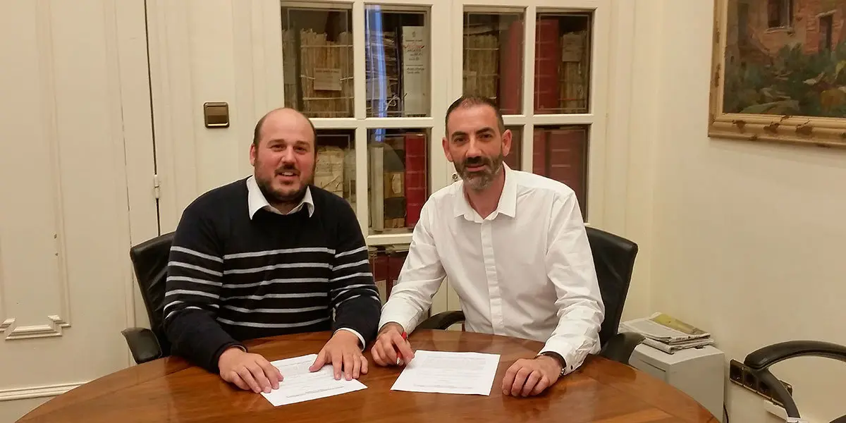 Gorka Garc&iacute;a, alcalde de Corella, y Alberto Cornago de la Fundaci&oacute;n Proyecto Hombre