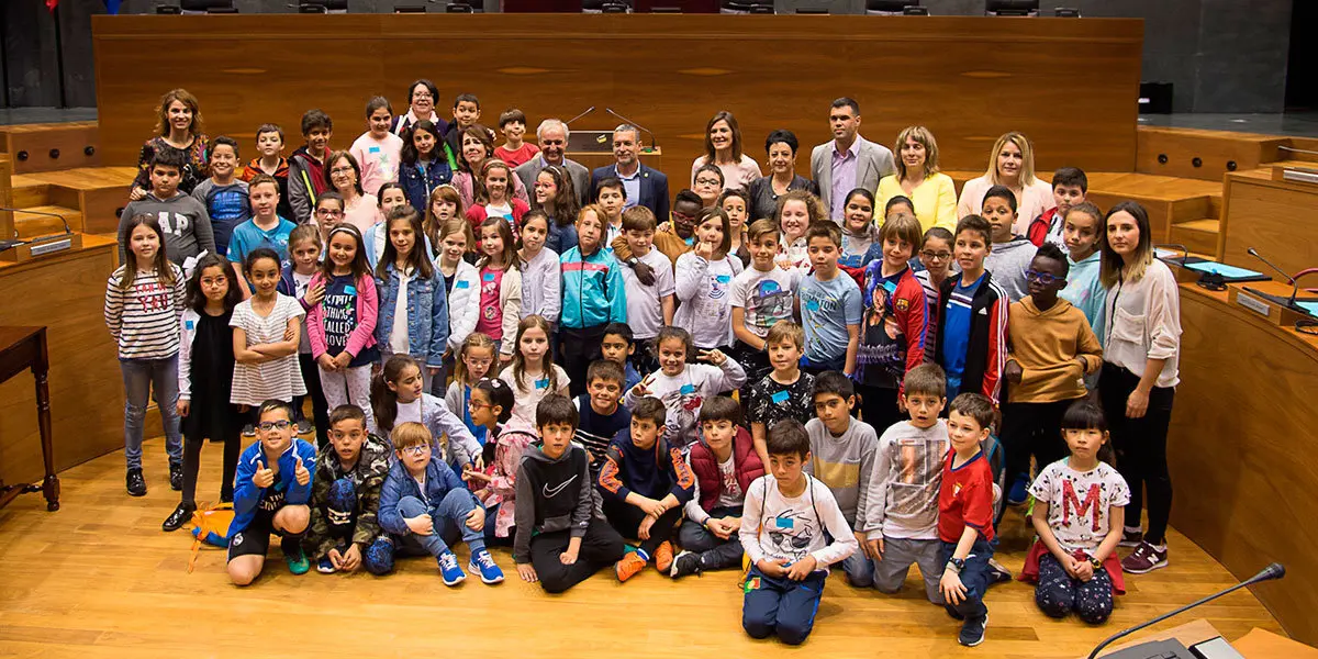 El colegio de San Adri&aacute;n en el Parlamento de Navarra