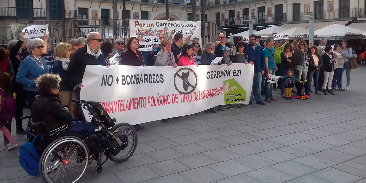 Concentrados ayer en la Plaza Nueva de Tudela