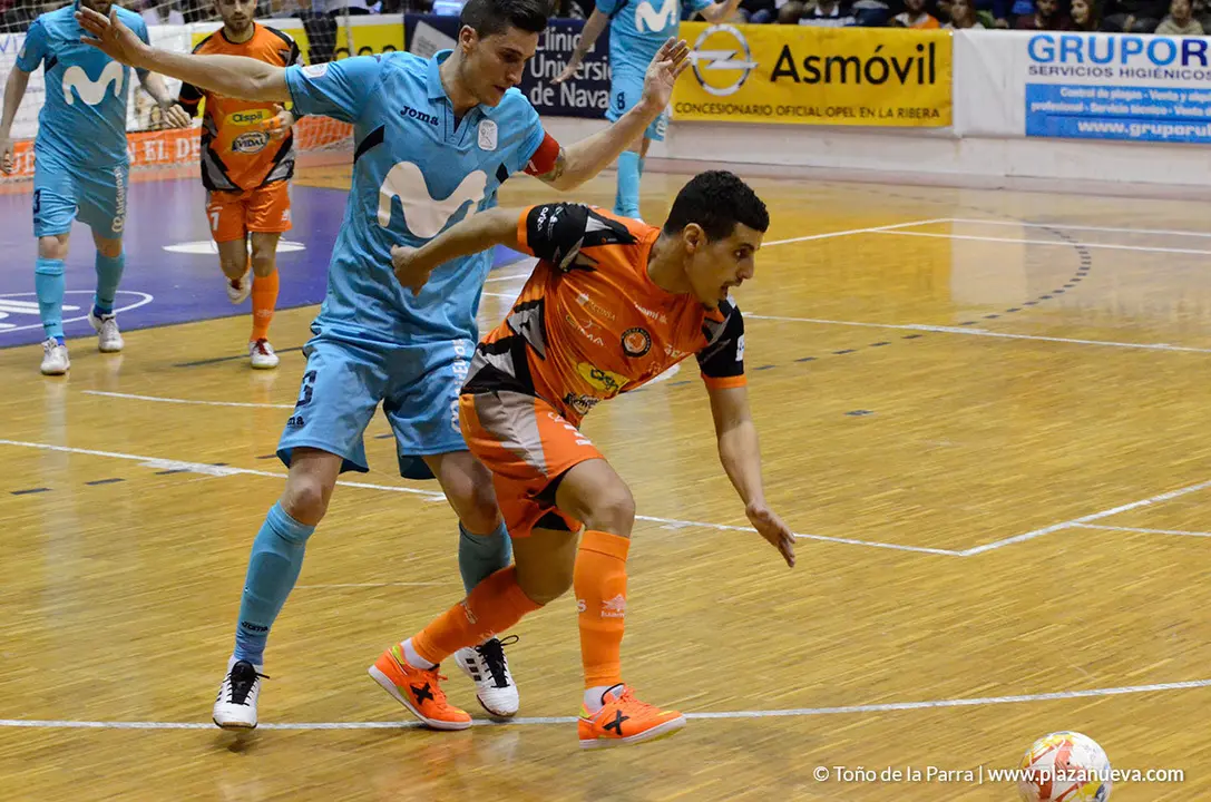 hamza, ante Ortiz en el primer partido de la serie