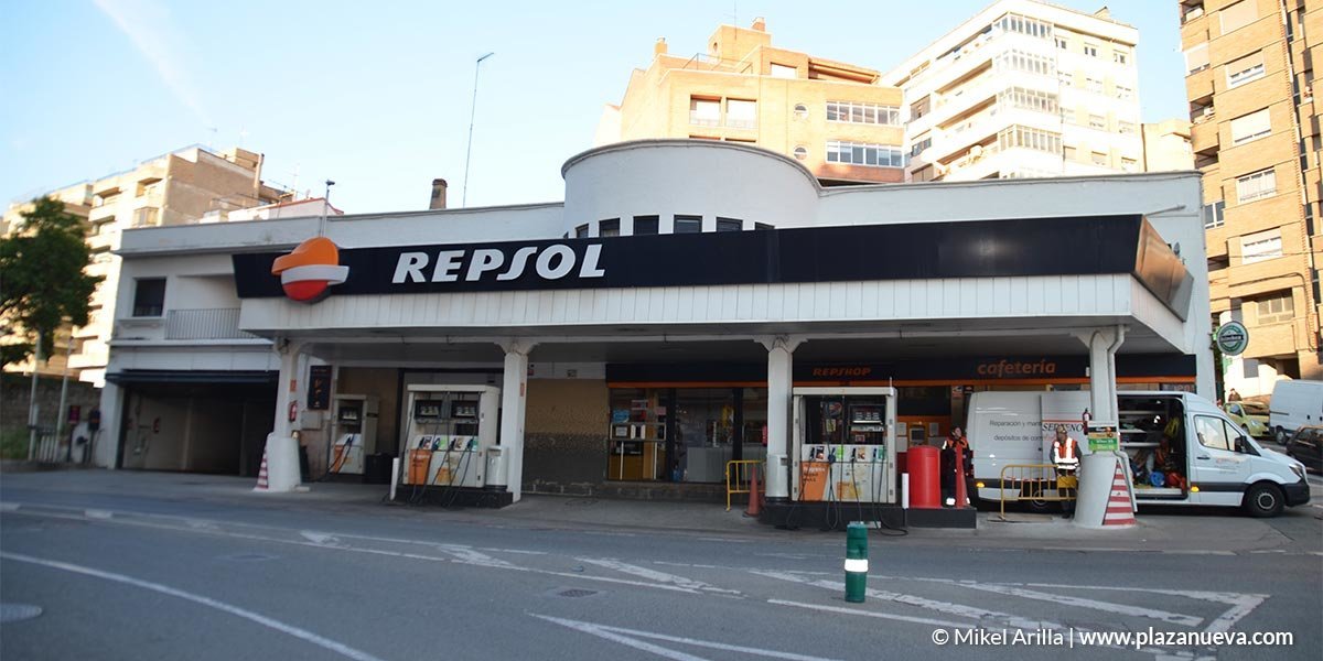 La gasolinera se encuentra en el centro de la Avenida Zaragoza