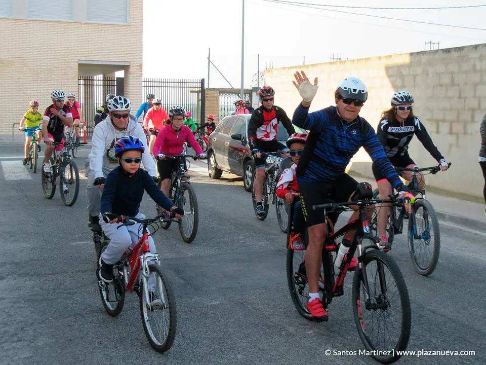 Foto de archivo: D&iacute;a de la bici entre Ablitas y Murchante