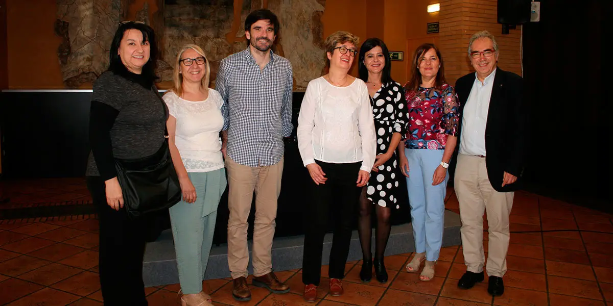Pilar Moreno (directora de Limpiezas Pilar Moreno); Paz Fern&aacute;ndez (directora gerente del SNE NL), Eneko Larrarte (alcalde de Tudela), Bego&ntilde;a Urdiain (responsable Agencia de Empleo de Tudela); Remedios Pablos (Asociaci&oacute;n de Empresarios de Tudela); Gema Ma&ntilde;u (Directora General de Inclusi&oacute;n y Protecci&oacute;n Social) y Patxi Tu&ntilde;&oacute;n (director general Observatorio de la Realidad Social, Planificaci&oacute;n y Evaluaci&oacute;n de Pol&iacute;ticas Sociales).