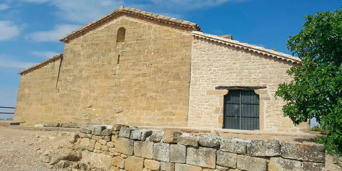 El sal&oacute;n anexo a la ermita de Miramonte ha recuperado su fisonom&iacute;a gracias a la restauraci&oacute;n que se ha llevado a cabo en &eacute;l con una ayuda de la DPZ.