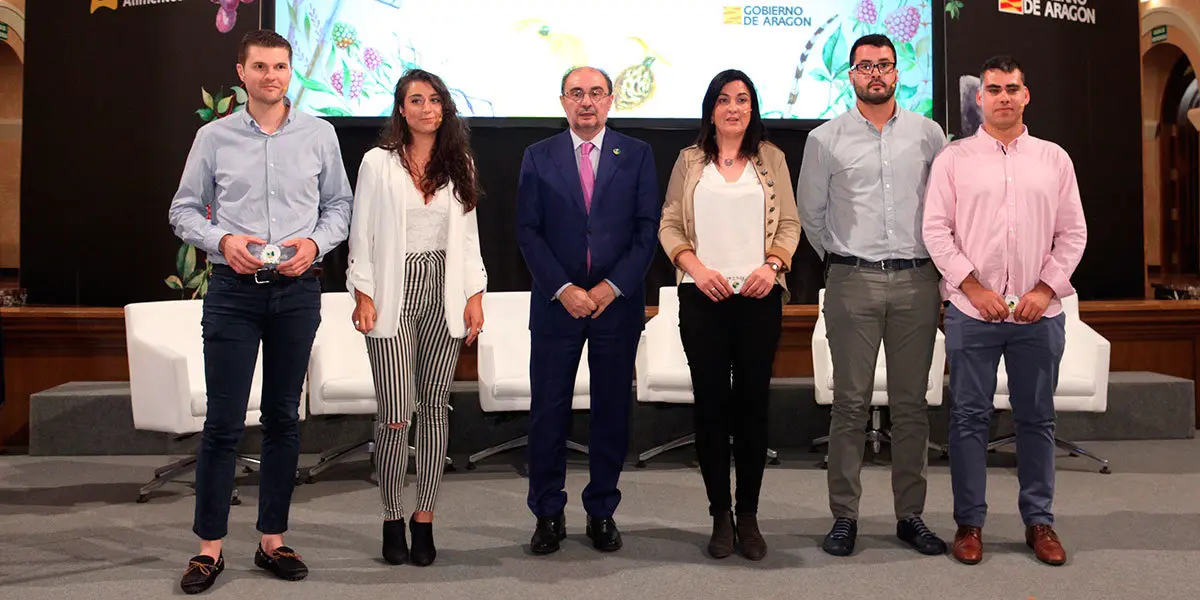 El Gobierno de Arag&oacute;n quiere rendir homenaje a los m&aacute;s de 1.000 j&oacute;venes agricultores que a lo largo de esta legislatura se est&aacute;n incorporando al sector, a trav&eacute;s del acto %22Agricultores j&oacute;venes con denominaci&oacute;n de origen%22