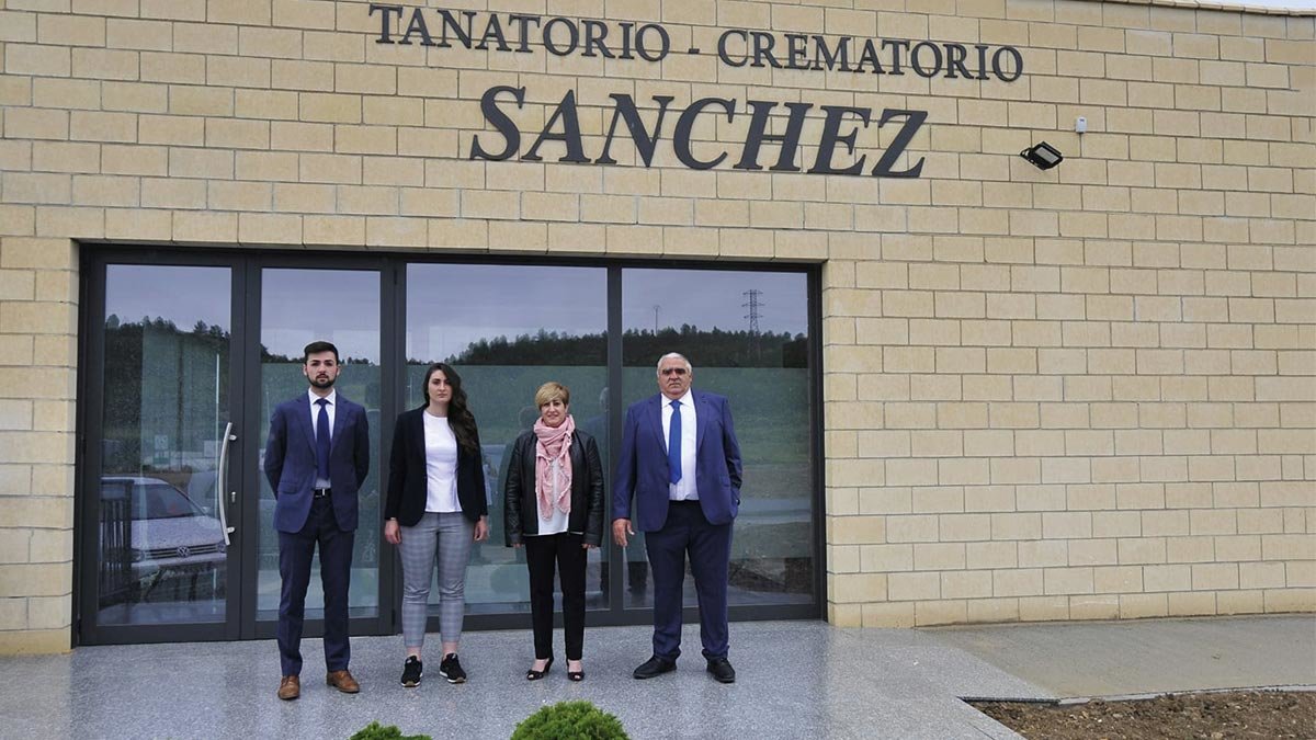 La Familia Sánchez-Arana posa satisfecha por el proyecto